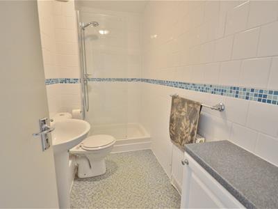 EN-SUITE SHOWER ROOM
